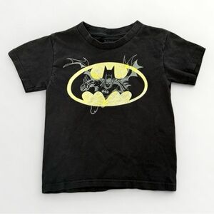 Batman Youth Boys Charcoal Textured Logo Charcoal Heather Shirt in XS